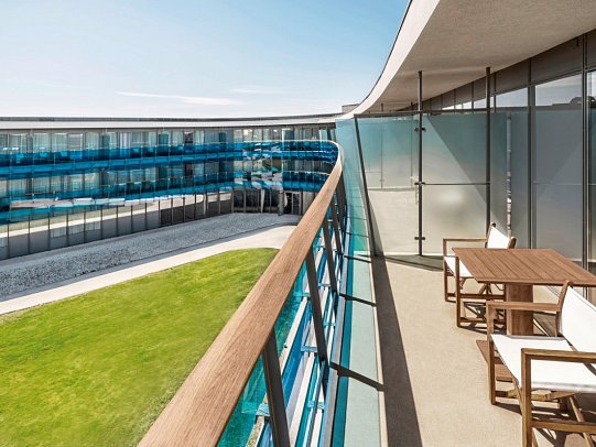 Falkensteiner Hotel & Spa Iadera - Beispiel Balkon Doppelzimmer Superior Landblick (Zimmercodierung DSL)