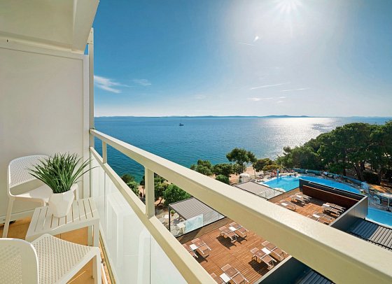 Pinija - Beispiel Balkon Doppelzimmer Premium Meerblick (Zimmercodierung DMM)
