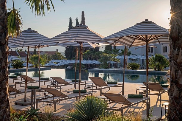 Molum Hotel & Residences