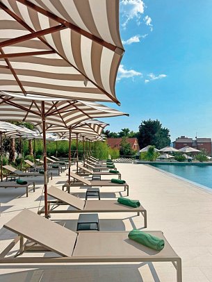 Molum Hotel & Residences