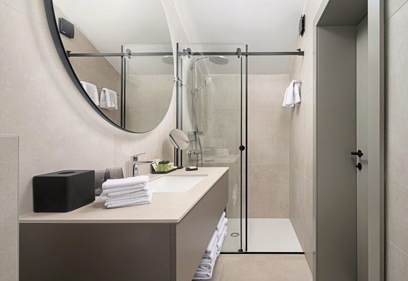 Molum Hotel & Residences - Beispiel Bad Apt. 2 Schlafzimmer Duplex Residence Annex (Zimmercodierung ASI)