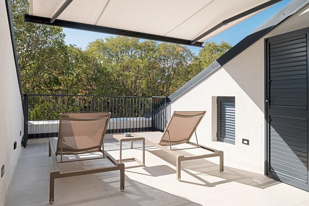 Molum Hotel & Residences - Beispiel Terrasse Apt. 2 Schlafzimmer Duplex Residence Annex (Zimmercodierung ASI)