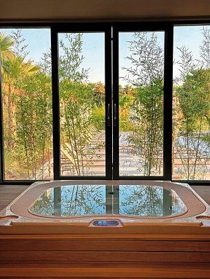 Molum Hotel & Residences