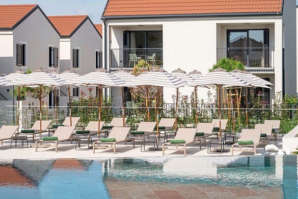 Molum Hotel & Residences