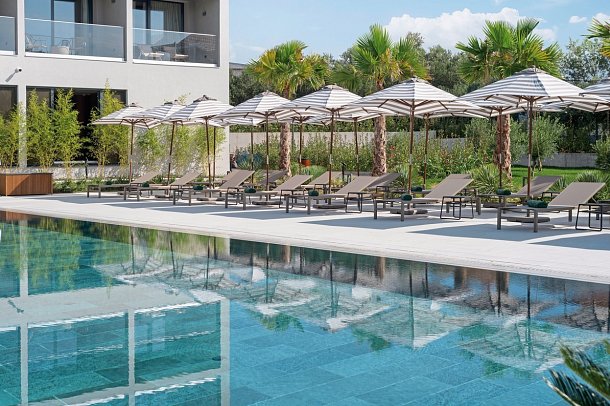 Molum Hotel & Residences