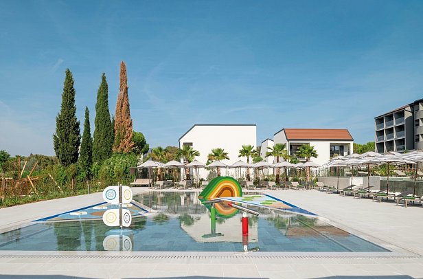 Molum Hotel & Residences