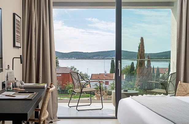 Molum Hotel & Residences - Whsp. Doppelzimmer Superior King Meerblick (Zimmercodierung DSM)