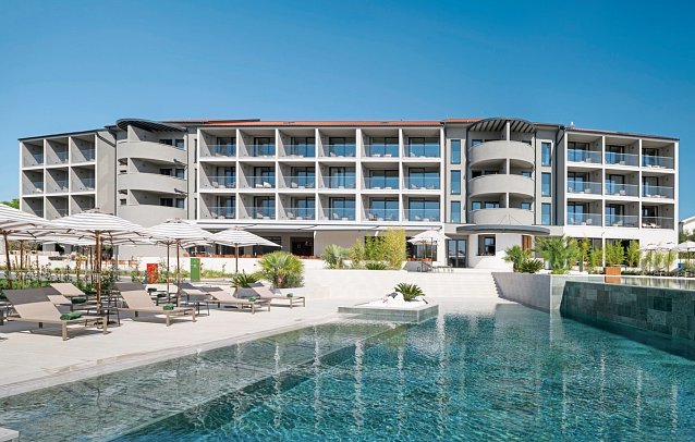 Molum Hotel & Residences