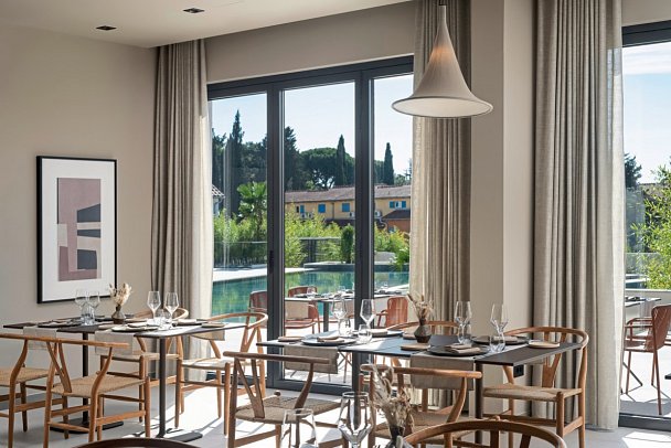 Molum Hotel & Residences