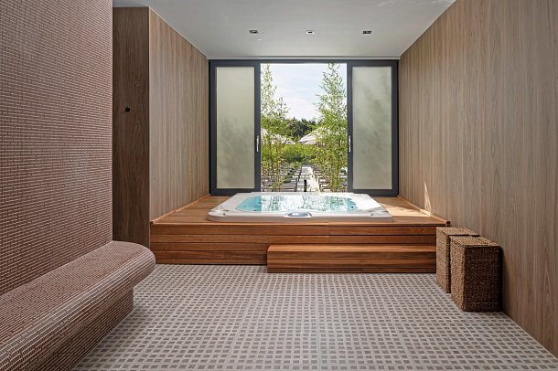 Molum Hotel & Residences