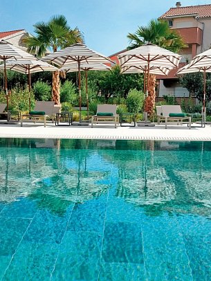 Molum Hotel & Residences