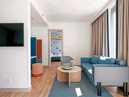 Falkensteiner Family Hotel Diadora - Wohnbeispiel Familiensuite Falky Meerseite (Zimmercodierung WI1)