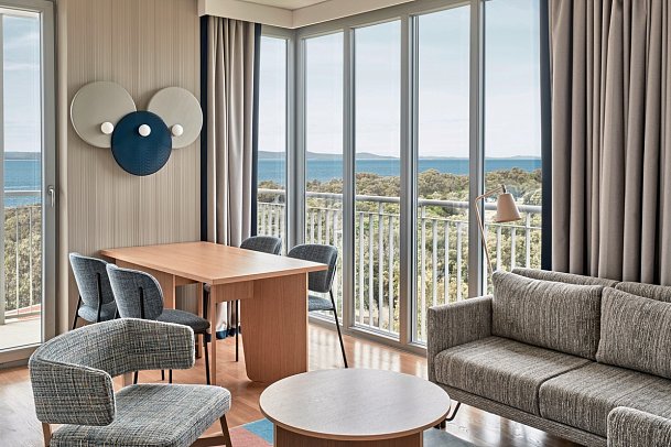 Falkensteiner Family Hotel Diadora - Wohnbeispiel Suite Deluxe Meerseite (Zimmercodierung WDC)