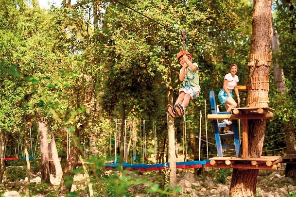 Pine Beach Pakostane