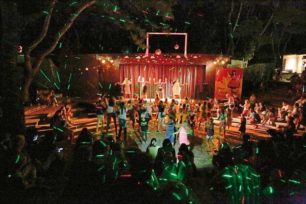 Pine Beach Pakostane