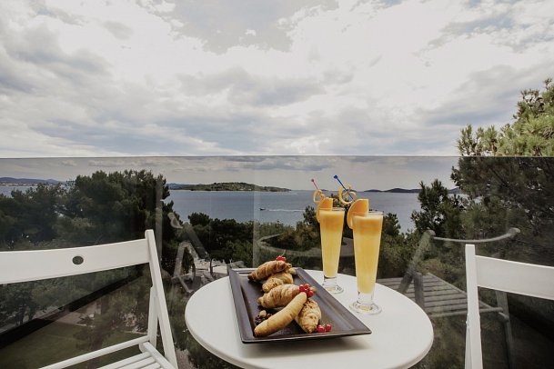 Villa Arausana & Antonina