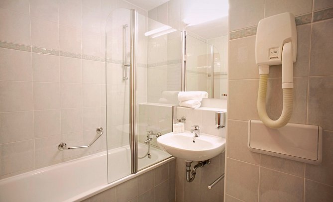 Hotel Pagus - Beispiel Bad (Zimmercodierungen DBG, DSM & FBM)