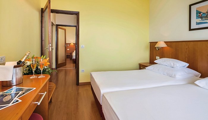 Hotel Zora - Wohnbeispiel Familienzimmer Komfort Meerseite (Zimmercodierung FFC)