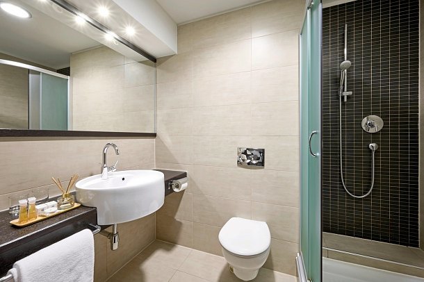 Hotel Imperial Vodice - Beispiel Bad Doppelzimmer Superior Gartenblick (Zimmercodierungen DSG & DCG)