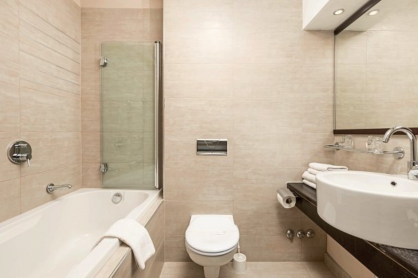 Hotel Imperial Vodice - Beispiel Bad Doppelzimmer Superior Meerblick (Zimmercodierungen DSM & DCM)