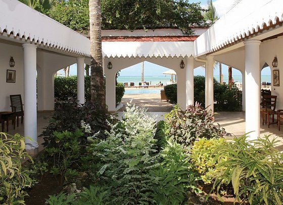 Sultan Sands Island Resort
