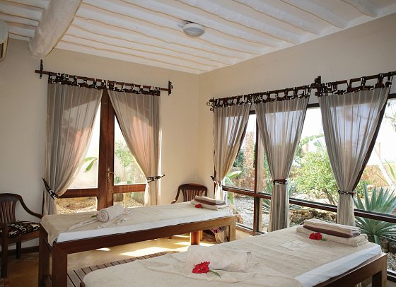 Sultan Sands Island Resort