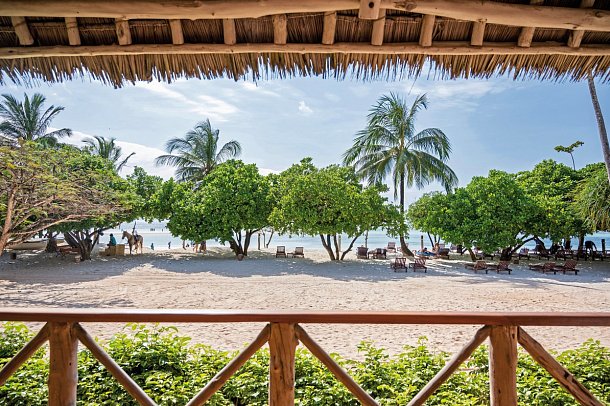 Neptune Pwani Beach Resort - Beispiel Terrasse (Zimmercodierung WB1)