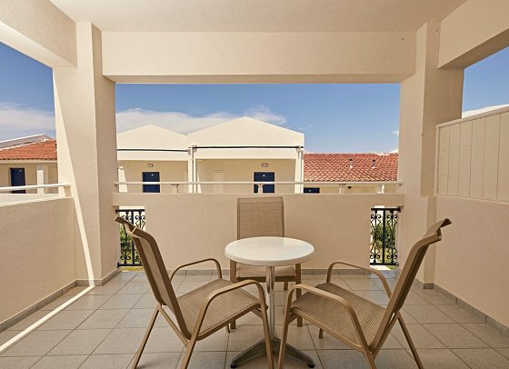 AluaSoul Zakynthos by AMR Collection - Wohnbeispiel Juniorsuite (Zimmercodierung JBL)