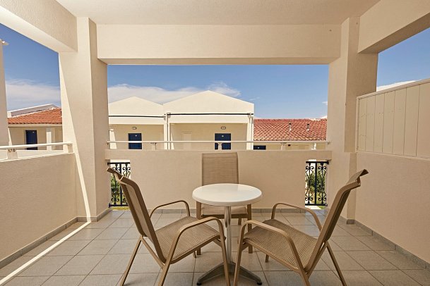 AluaSoul Zakynthos by AMR Collection - Wohnbeispiel Juniorsuite (Zimmercodierung JBL)