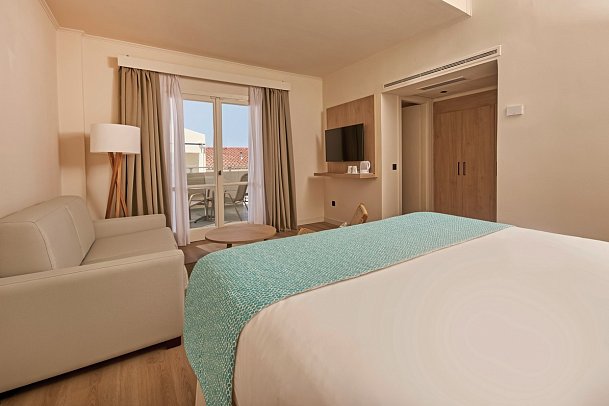 AluaSoul Zakynthos by AMR Collection - Wohnbeispiel Juniorsuite (Zimmercodierung JBL)