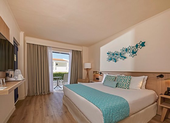 AluaSoul Zakynthos by AMR Collection - Wohnbeispiel Doppelzimmer Meerblick (Zimmercodierung DBM)