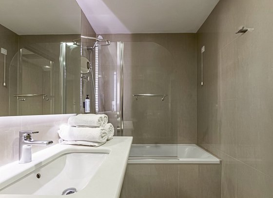 Alexandra Beach Resort & Spa - Wohnbeispiel Doppelzimmer Meerblick (Zimmercodierung D1M)