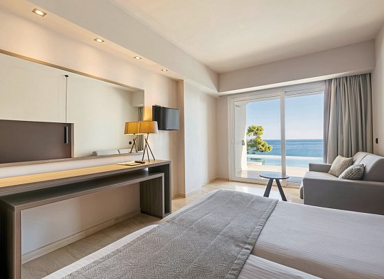 Alexandra Beach Resort & Spa - Wohnbeispiel Doppelzimmer Swim-Up Meerblick (Zimmercodierung DBQ)