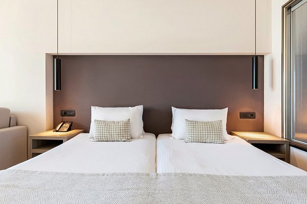 Alexandra Beach Resort & Spa - Wohnbeispiel Doppelzimmer Swim-Up Meerblick (Zimmercodierung DBQ)