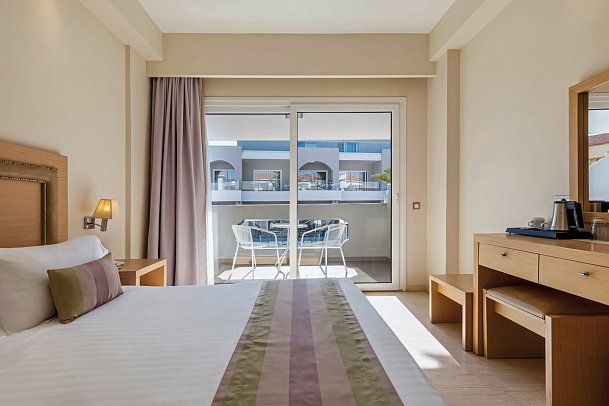 Alexandra Beach Resort & Spa - Wohnbeispiel Doppelzimmer Landblick (Zimmercodierung D1L)