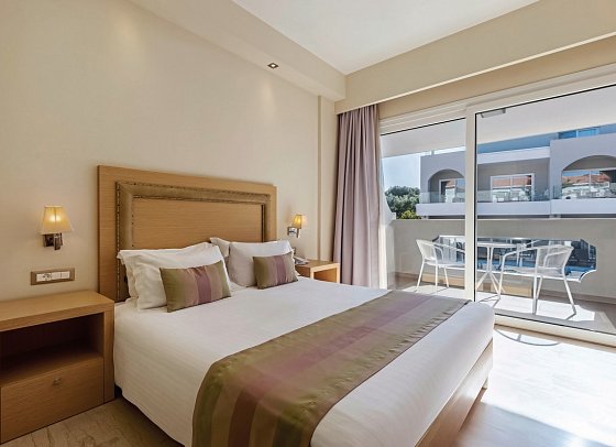 Alexandra Beach Resort & Spa - Wohnbeispiel Doppelzimmer Landblick (Zimmercodierung D1L)