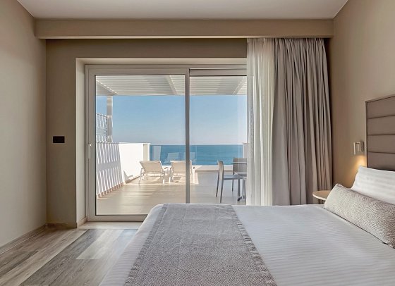 Alexandra Beach Resort & Spa - Wohnbeispiel Juniorsuite Meerblick (Zimmercodierung JBM)