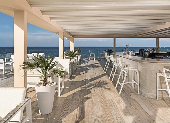 Alexandra Beach Resort & Spa