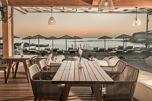 Alexandra Beach Resort & Spa - Makai Resto Bar