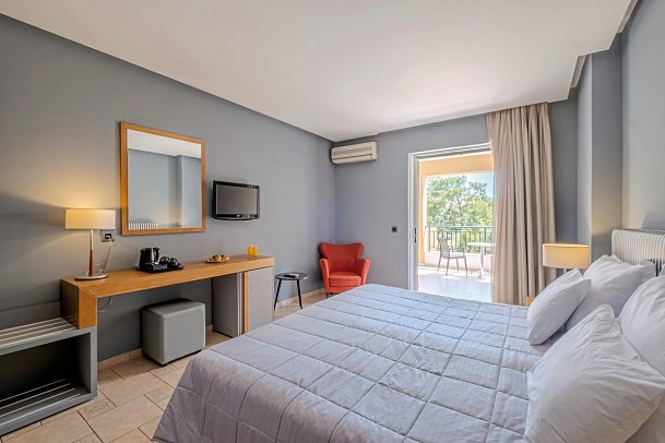 Mediterranean Beach Resort - Wohnbeispiel Doppelzimmer Superior Haupthaus (Zimmercodierung DSU)