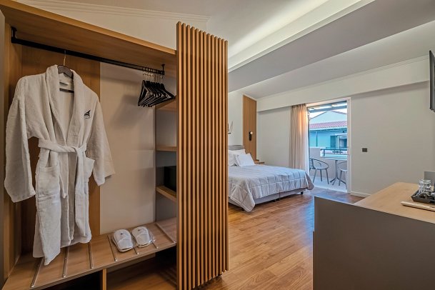 Mediterranean Beach Resort - Wohnbeispiel Familienzimmer Superior (Zimmercodierung FS1)