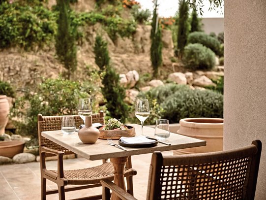 Pierros Verde Private Suites