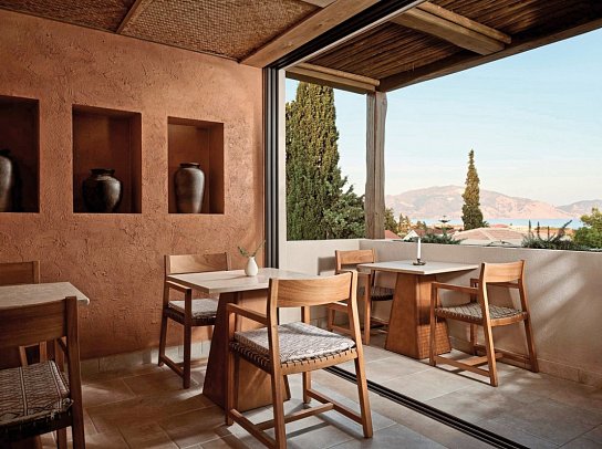 Pierros Verde Private Suites