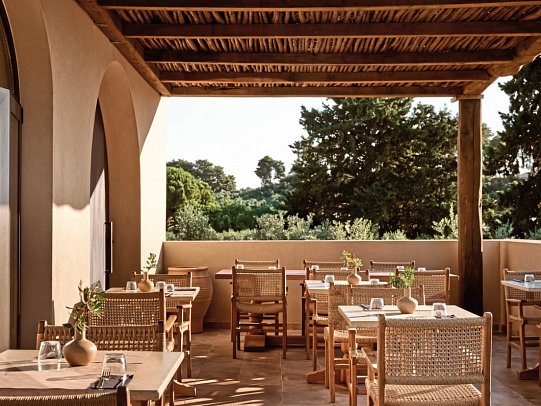 Pierros Verde Private Suites