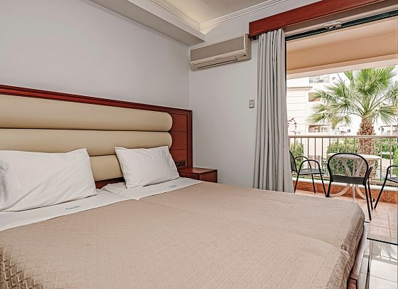Caretta Beach Resort & WaterPark - Wohnbeispiel Familienzimmer Duplex (Zimmercodierung FBP)