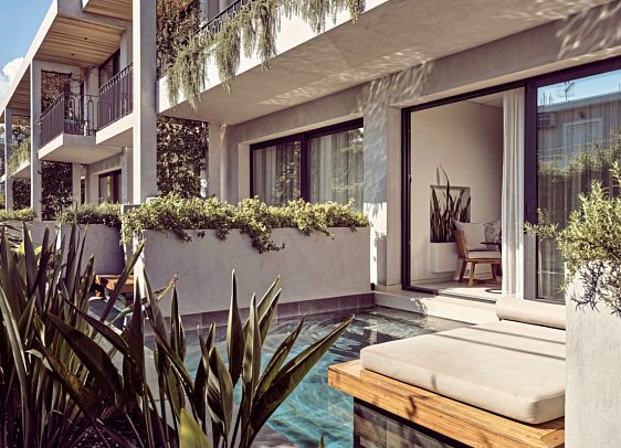 Contessina Suites & Spa - Wohnbeispiel Juniorsuite Privatpool (Zimmercodierung J1R)