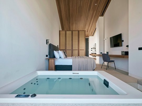 Contessina Suites & Spa - Wohnbeispiel Suite Obergeschoss mit Whirlpool (Zimmercodierung WB2)