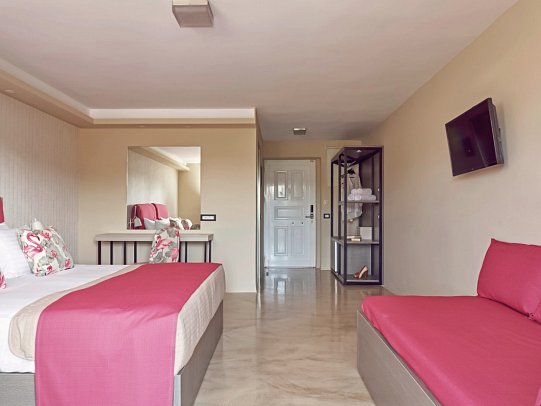 Koukounaria Hotel & Suites - Wohnbeispiel Familienzimmer (Zimmercodierung FB1)