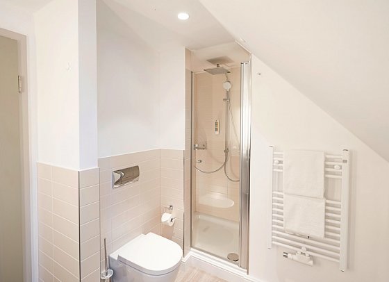 BEECH Resort Plauer See - Beispiel Bad Komfortzimmer Walddorf oder Schilfdorf (Zimmercodierungen DF1 & DC1)