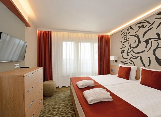 Danubius Hotel Bük - Wohnbeispiel Doppelzimmer Executive mit Balkon (Zimmercodierungen DT1 & FB1)